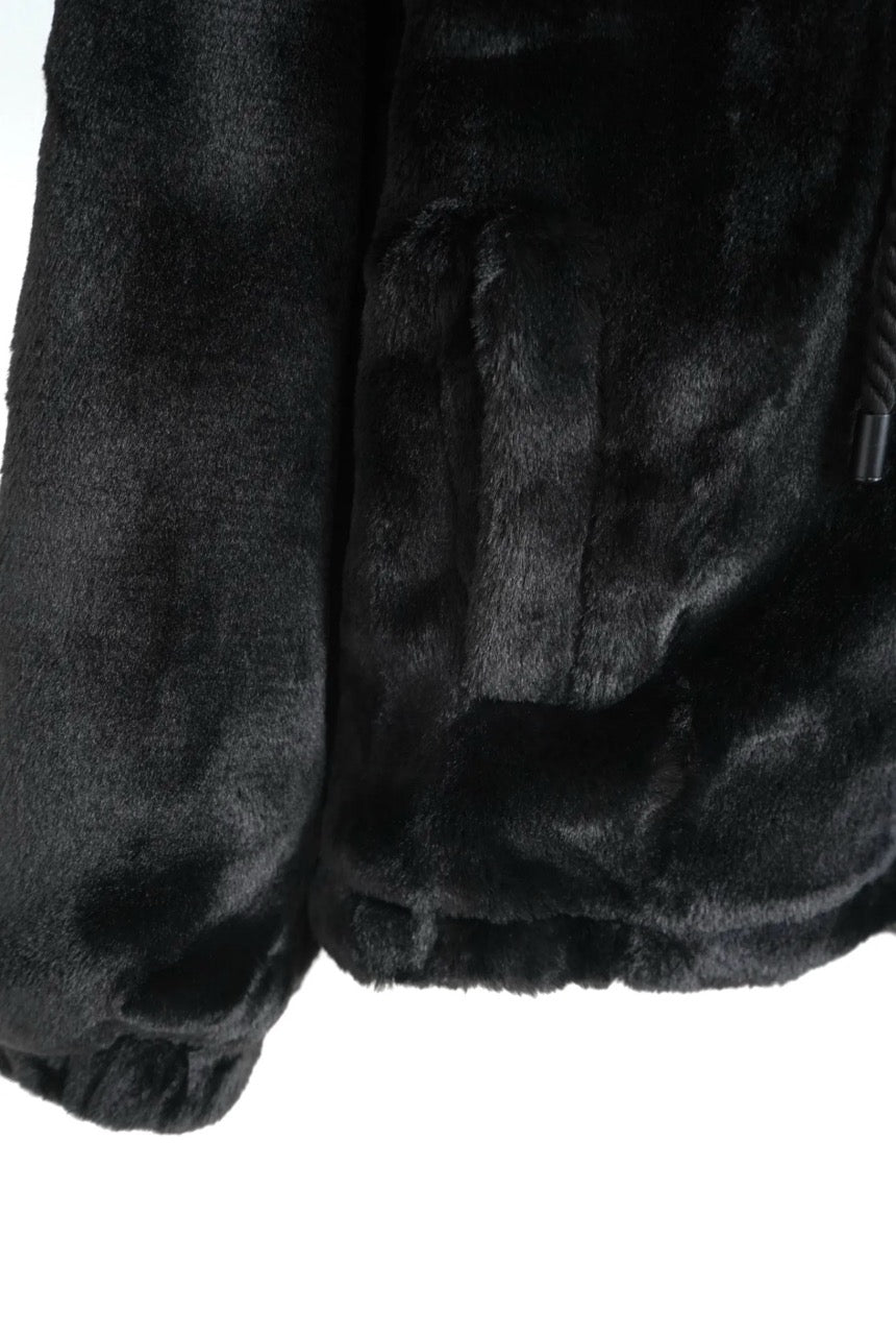 Pelliccia nera con scritta "RESPECT" - OVERSIZE