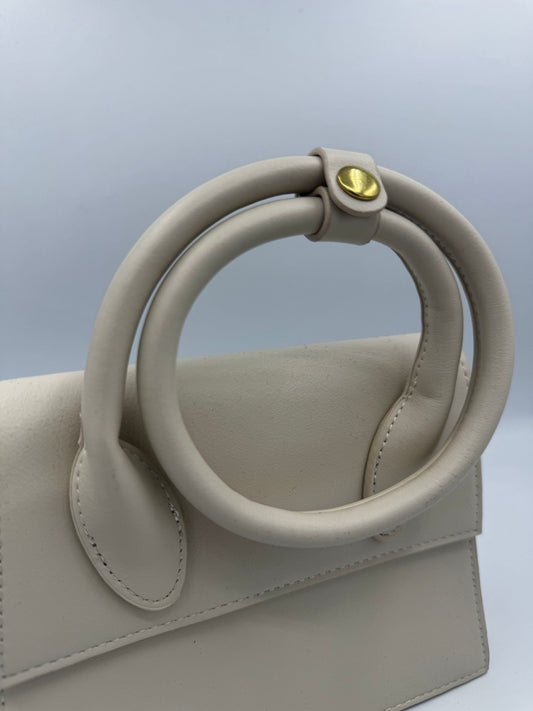 Borsa a mano rettangolare beige in ecopelle con manico circolare imbottito