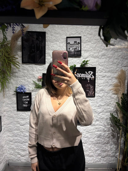Cardigan leggero in maglia con scollo a V e bottoni frontali