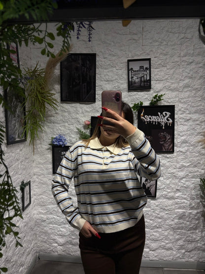 Polo leggera in maglia a righe larghe con colletto e bottoni