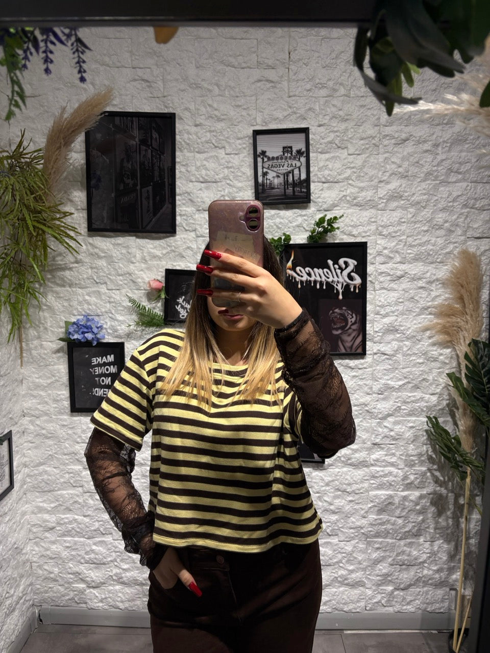 T-shirt cropped a righe con maniche lunghe in pizzo