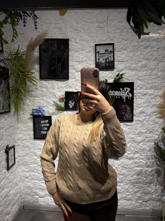 Maglione leggero in tinta unita con fantasia a trecce