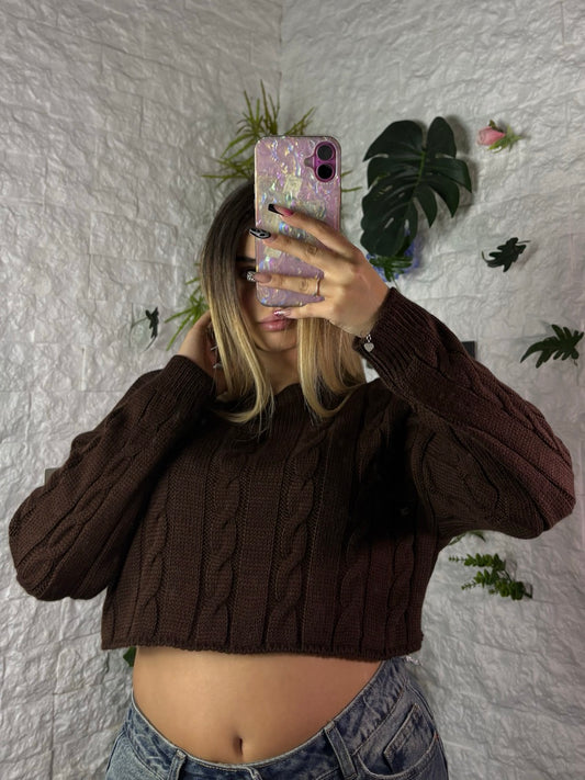 Maglione crop in maglia a trecce tinta unita