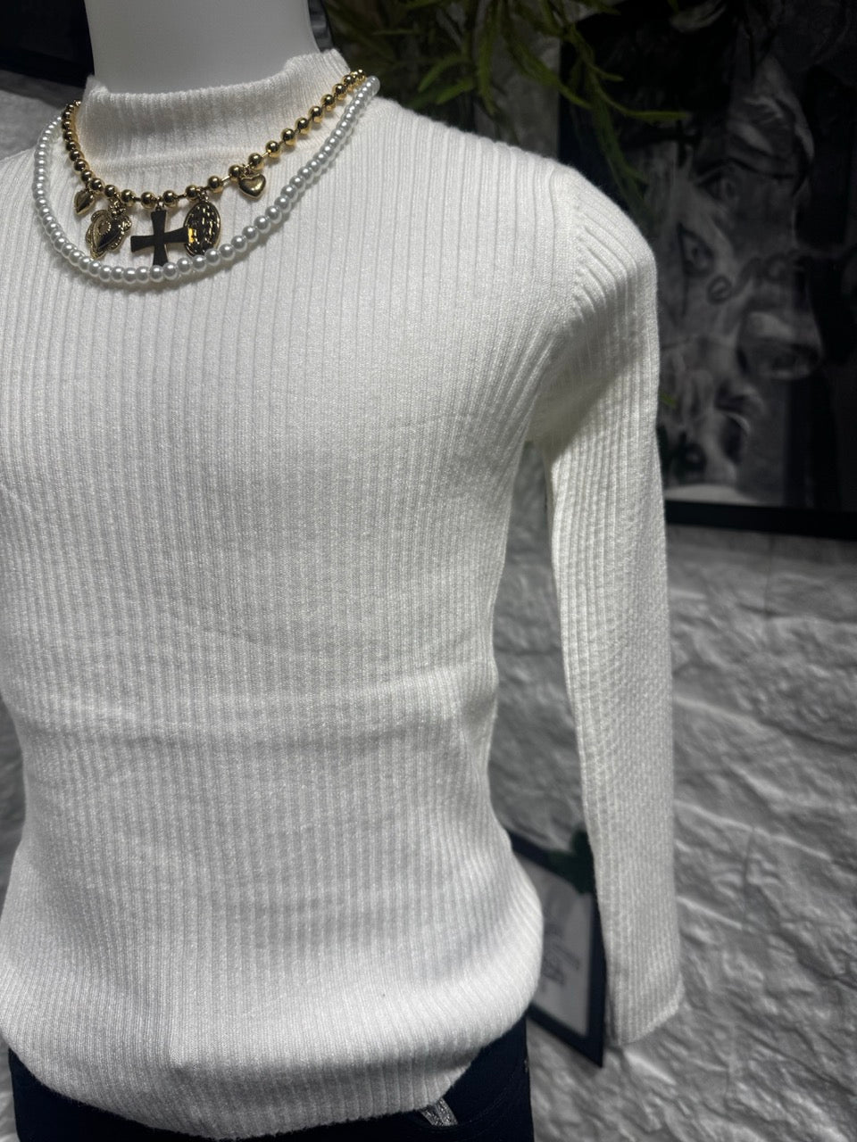 Maglioncino bianco in maglia a costine con mezzo collo 4-12 anni