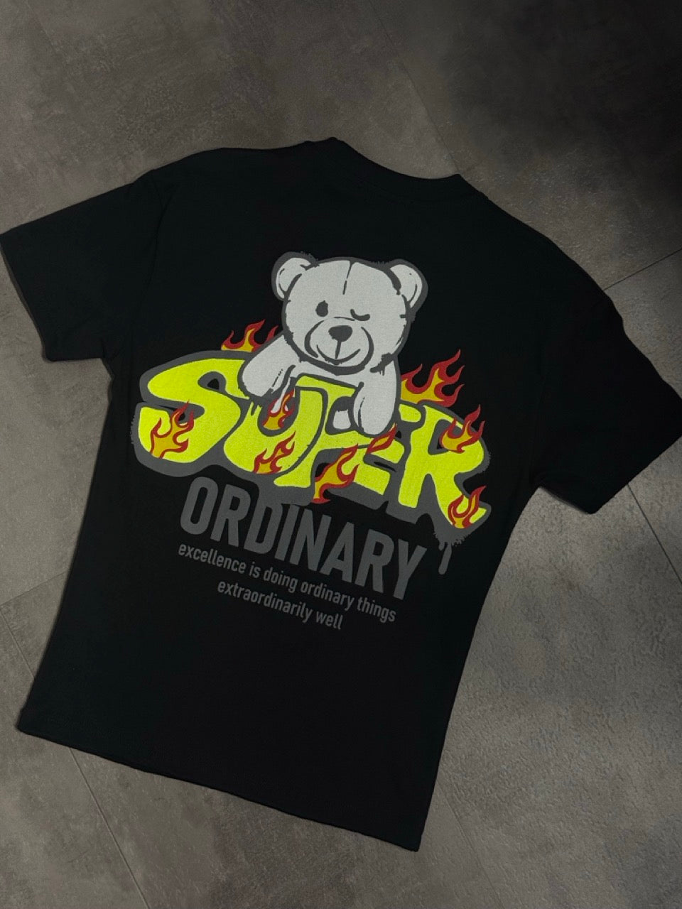 T-shirt nera con stampa "SUPER" e orsetto - OVERSIZE 10-16 anni