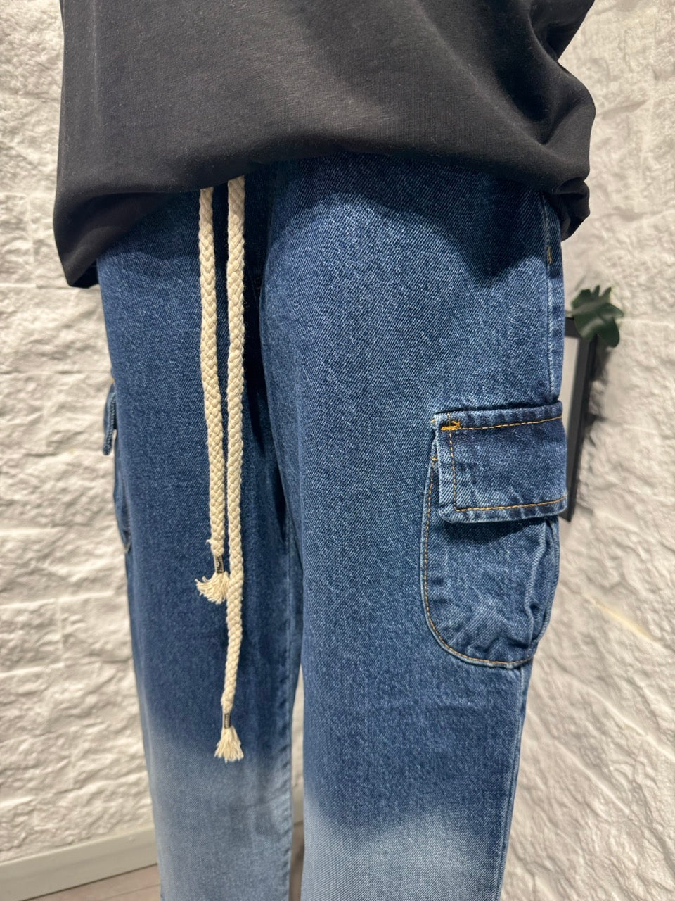 Jeans cargo azzurro in denim lavaggio sfumato slavato 10-16 anni