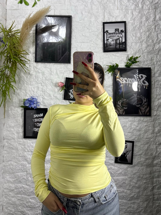 T-shirt leggera manica lunga tinta unita con mezzo collo alto