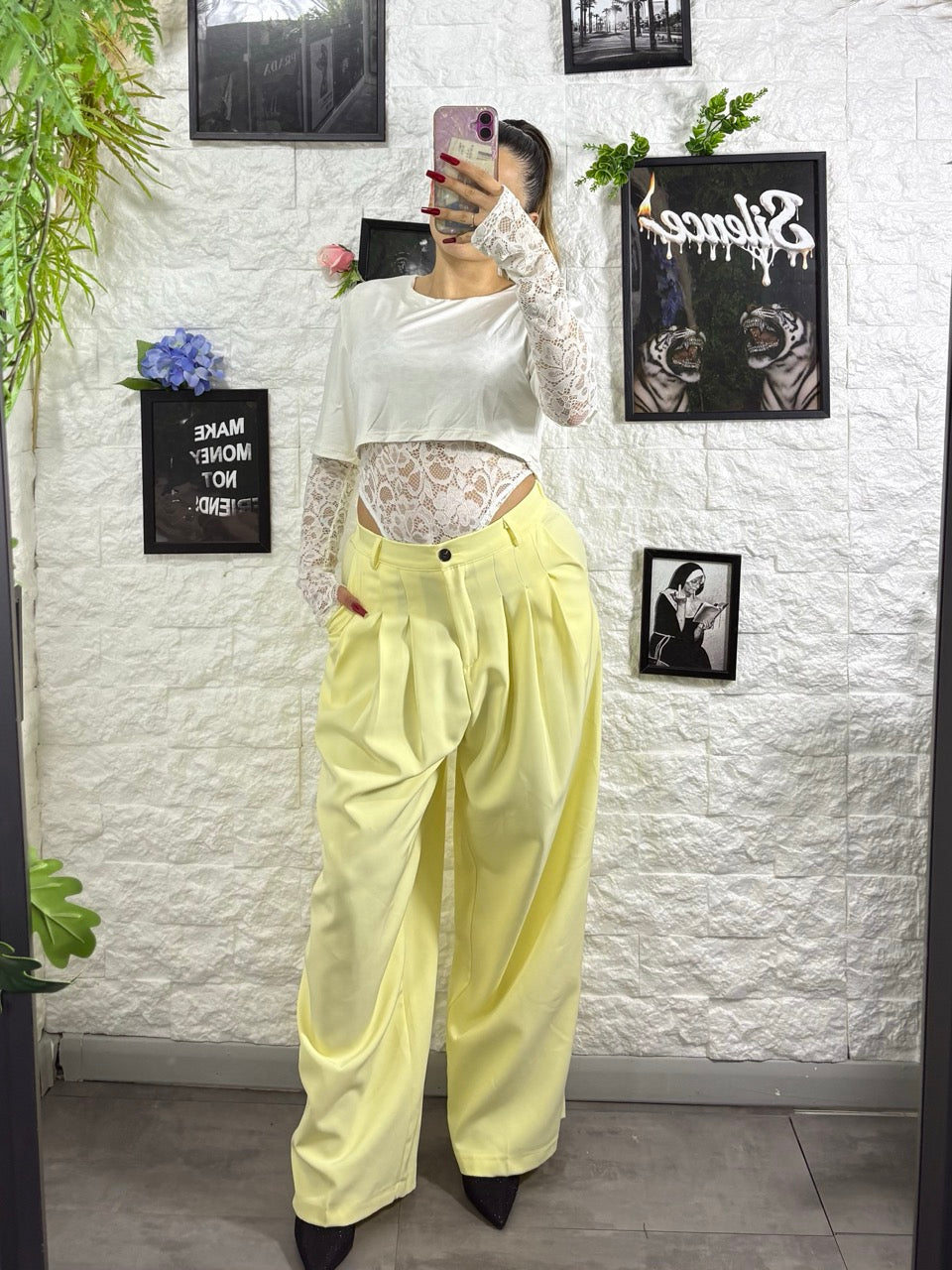 Pantalone a palazzo con pences e linea morbida