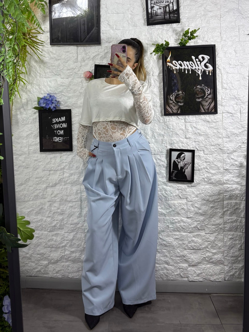 Pantalone a palazzo con pences e linea morbida