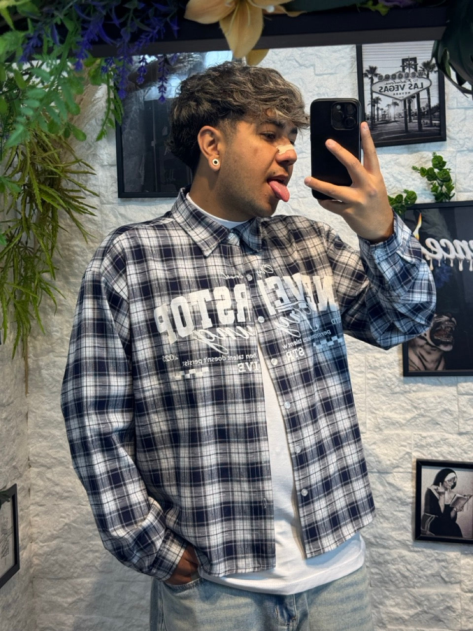 Camicia cropped a quadri blu con stampa "NEVERSTOP" - OVERSIZE