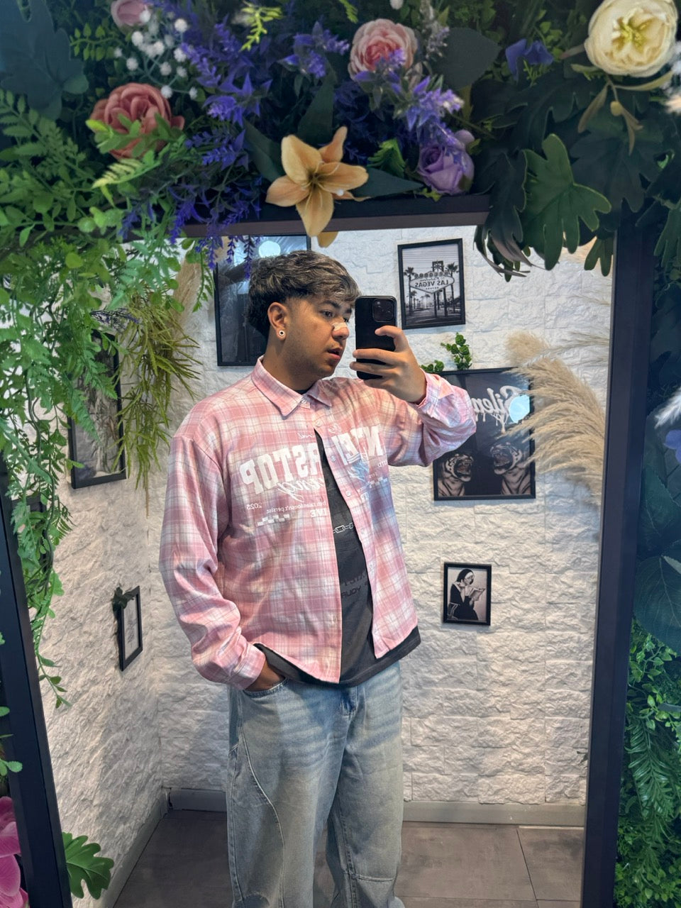 Camicia cropped a quadri rosa con stampa "NEVERSTOP" - OVERSIZE