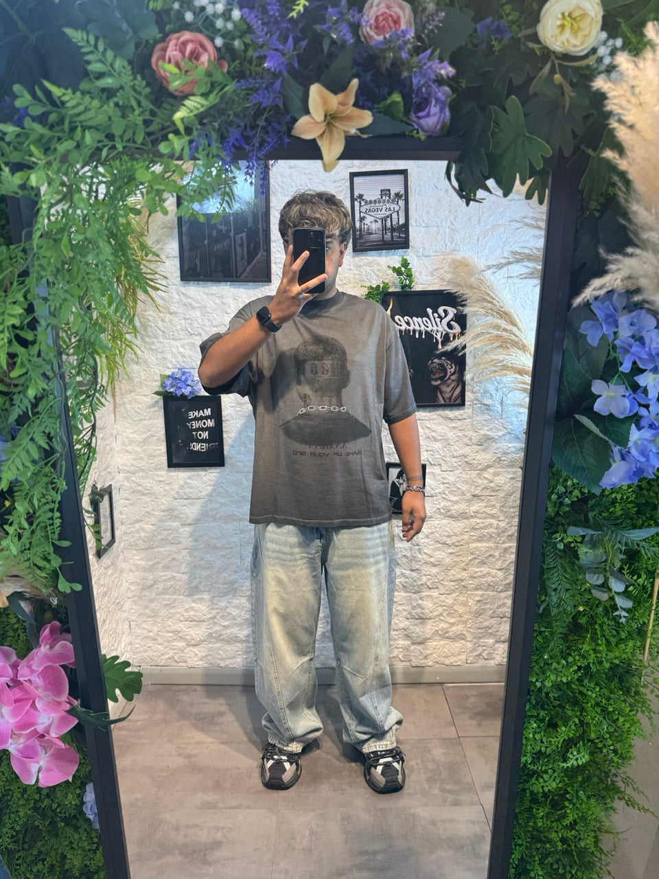 Jeans balloon sabbiato chiaro in denim slavato con cuciture frontali