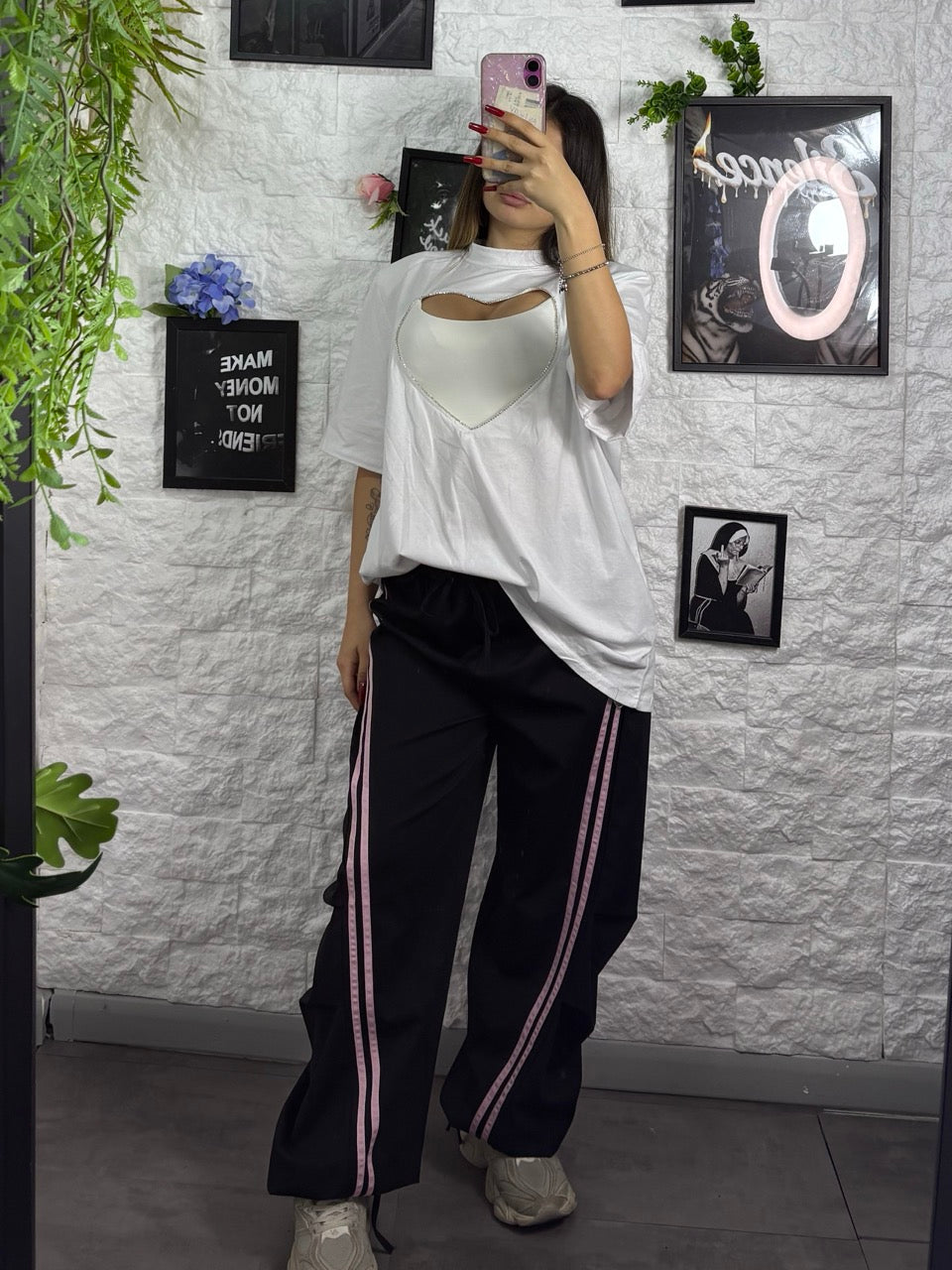 Pantalone in tessuto tecnico con bande laterali e laccio lungo