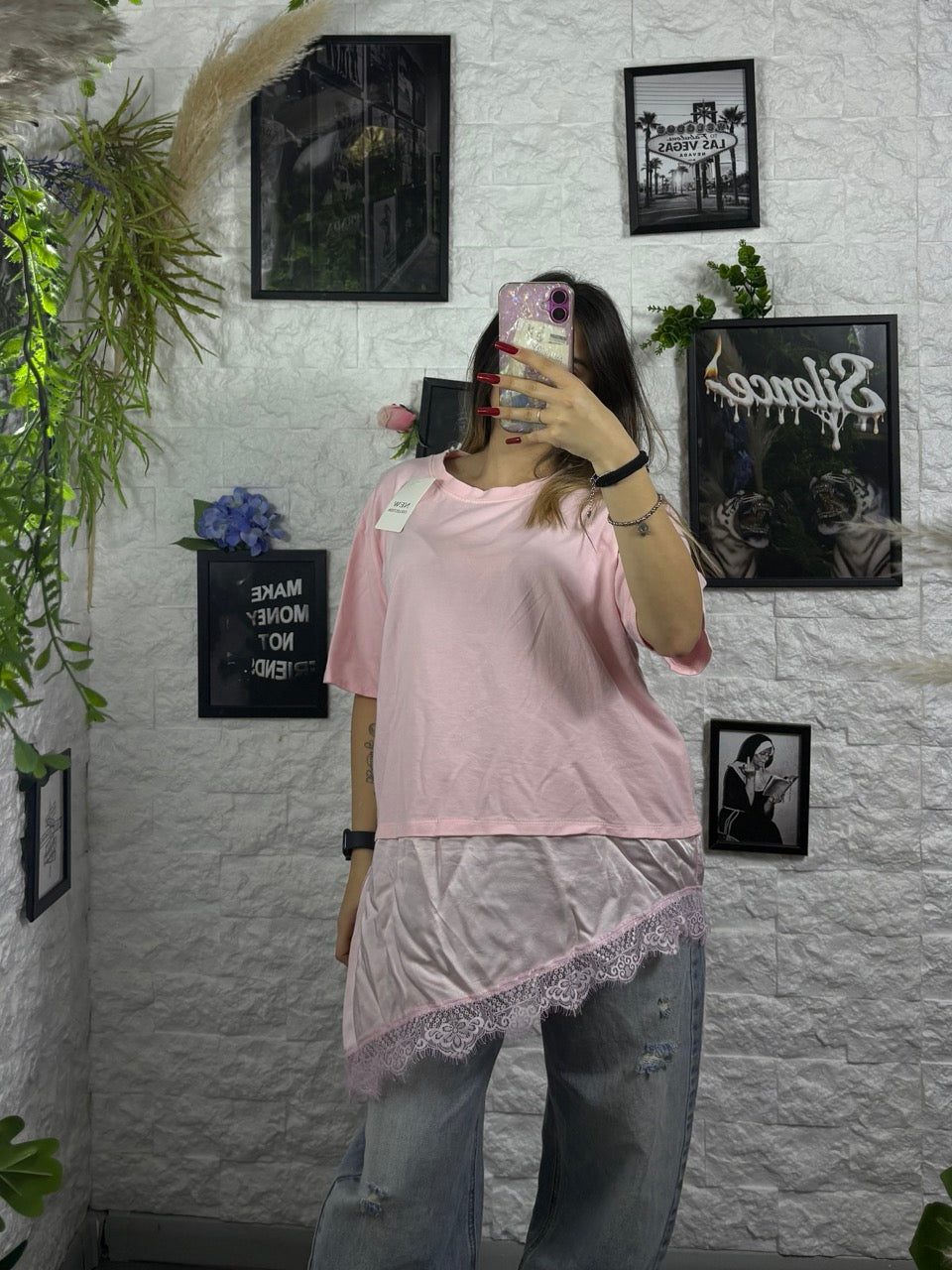 T-shirt tinta unita con balza asimmetrica in raso e pizzo - OVERSIZE