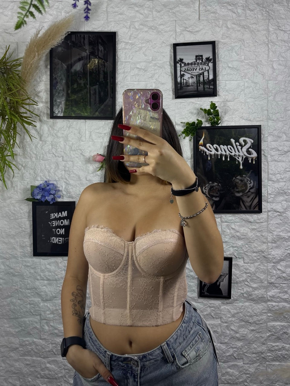 Corsetto in pizzo con coppe strutturate e bretelle removibili