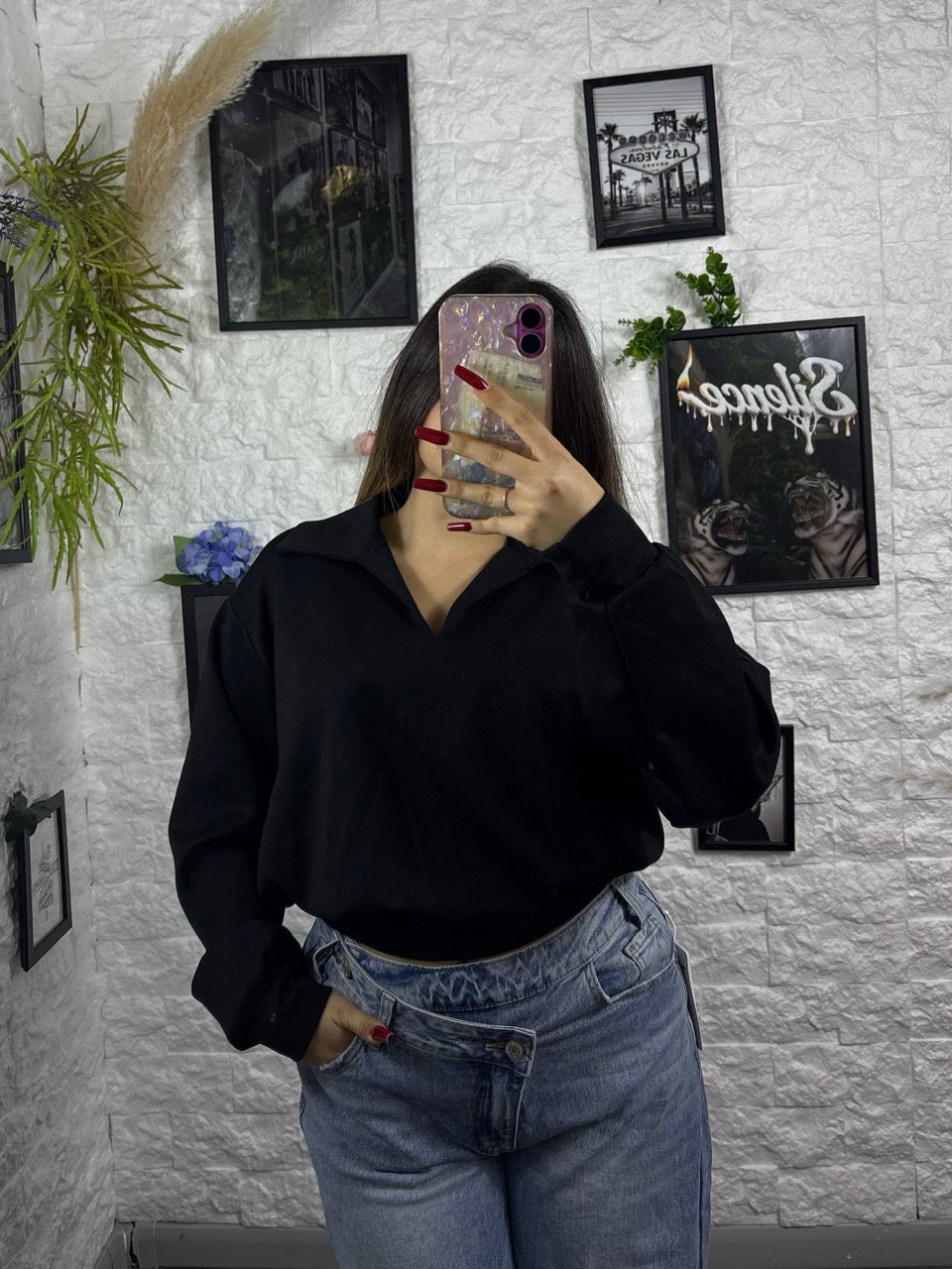 Felpa in tinta unita in tessuto morbido con colletto e scollo a V