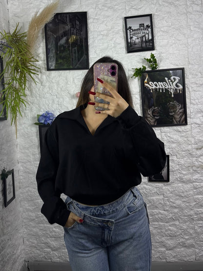 Felpa in tinta unita in tessuto morbido con colletto e scollo a V