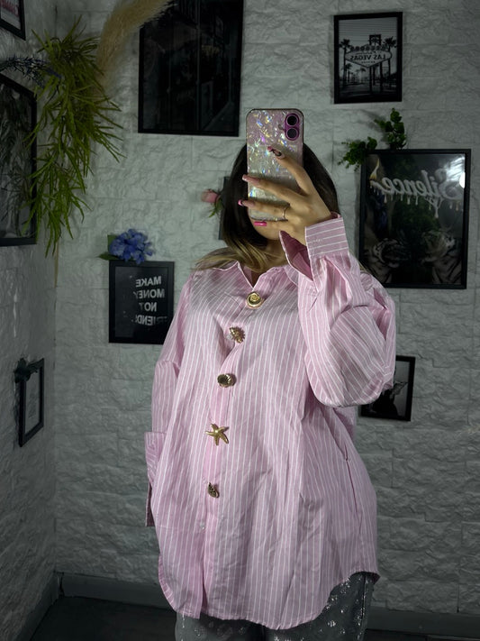 Camicia in tinta unita con bottoni decorativi - OVERSIZE