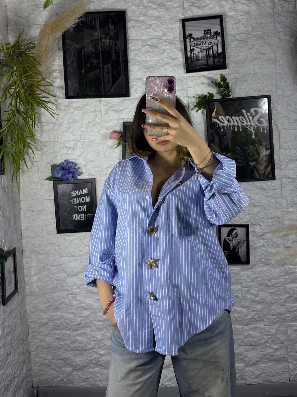 Camicia in tinta unita con bottoni decorativi - OVERSIZE