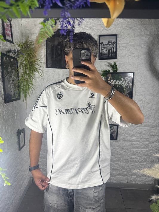 T-shirt bianca con stampa frontale e dettagli a contrasto - OVERSIZE CROPPED