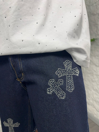 Jeans bermuda denim scuro con croci strass