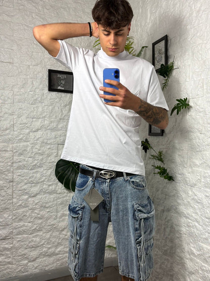 Jeans bermuda denim chiaro con tasche cargo laterali