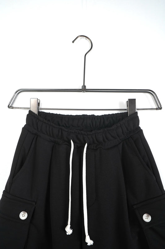 Pantaloncino cargo nero in cotone con tasche laterali 10-16 anni