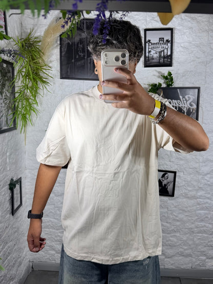 T-shirt beige in tinta unita con mezzo collo alto - OVERSIZE