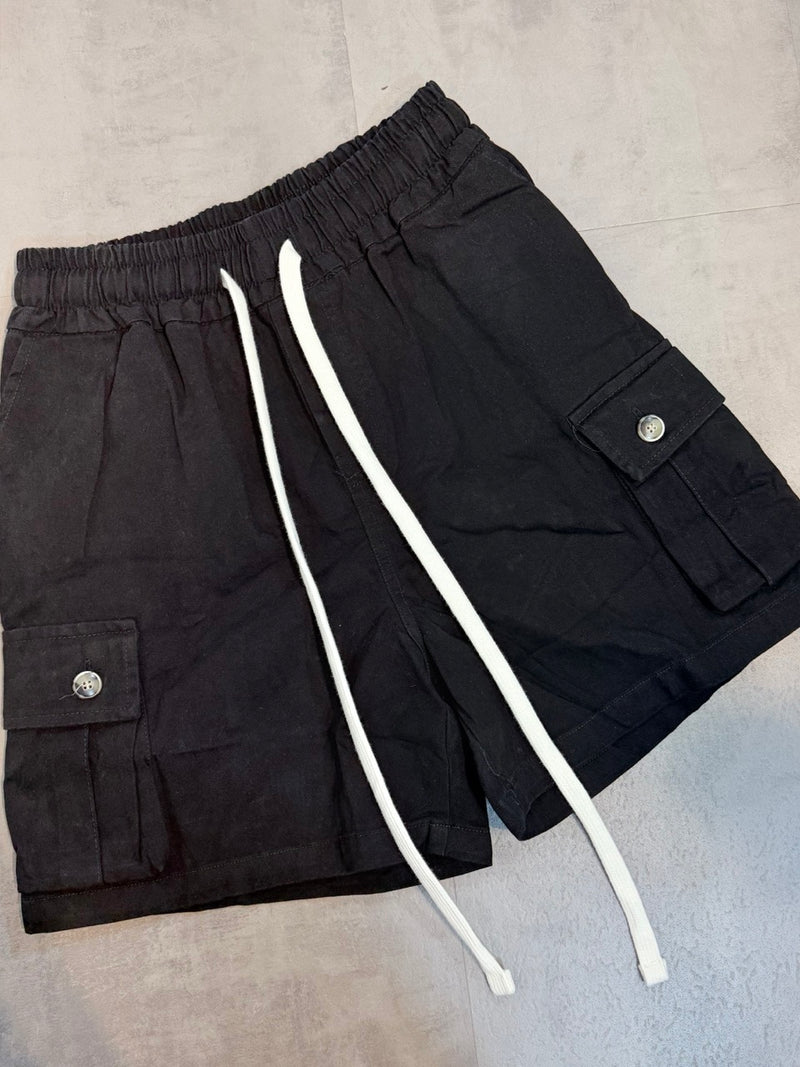 Bermuda cargo nero con tasche laterali e laccio 10-16 anni