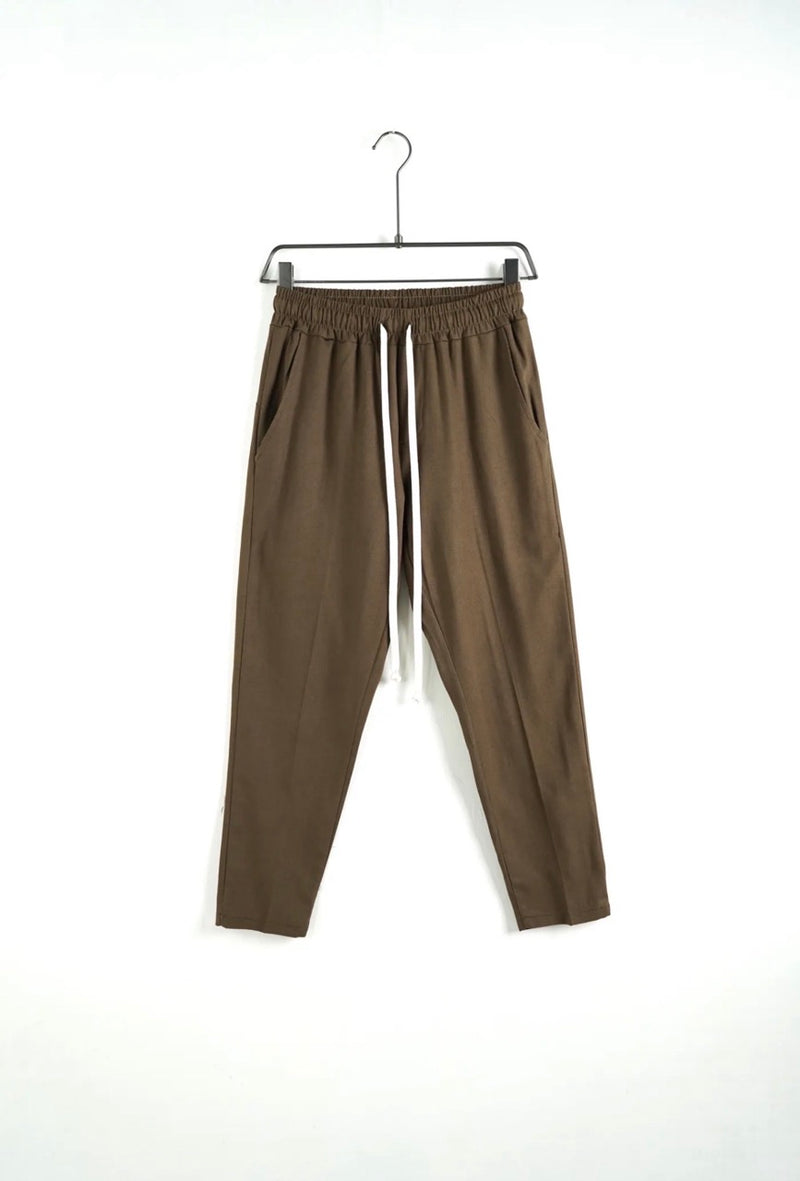 Pantalone marrone in misto lino con elastico e laccio in vita