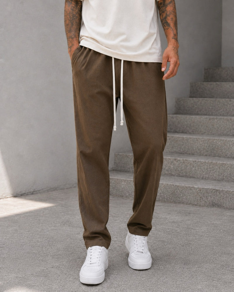 Pantalone marrone in misto lino con elastico e laccio in vita