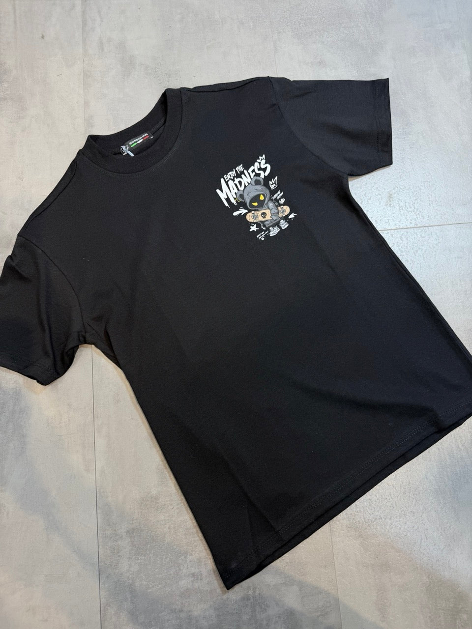 T-shirt nera con stampa Madness e orsetto 10-16 anni