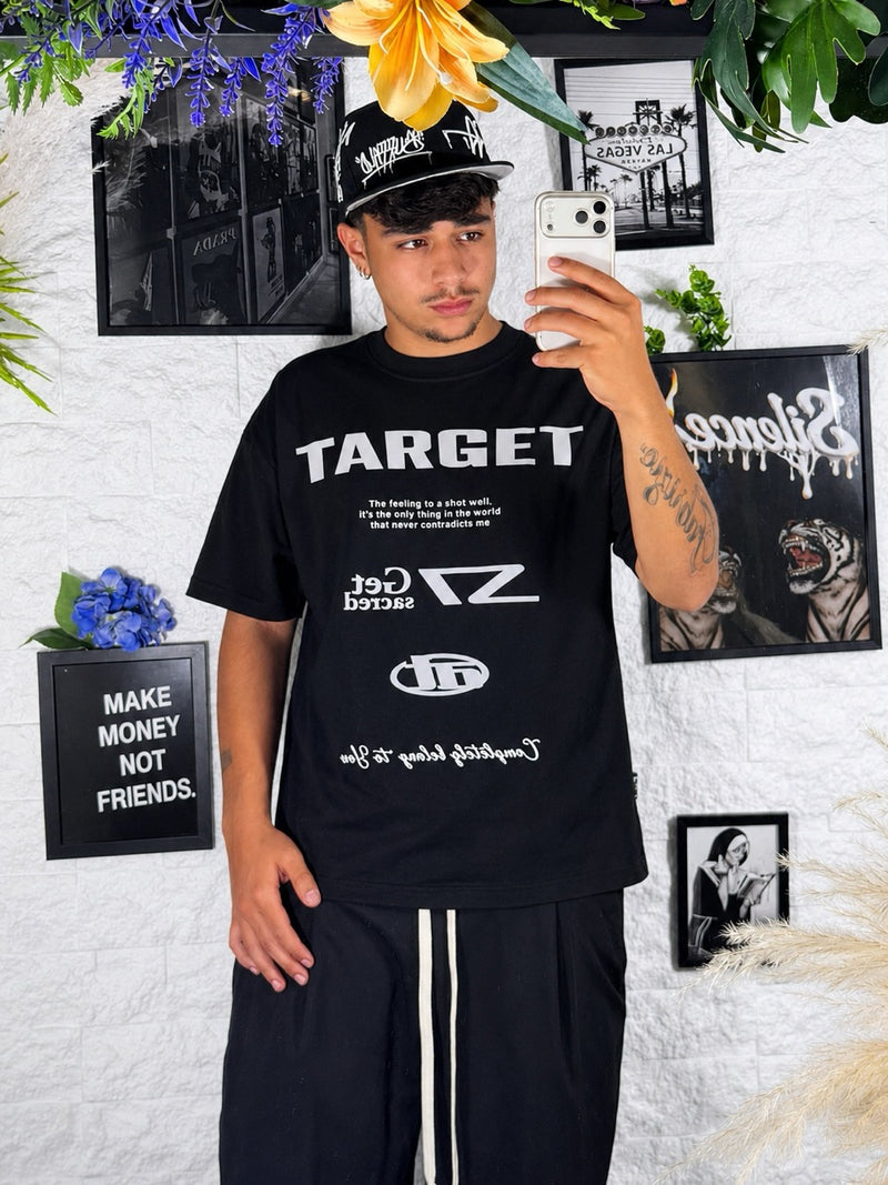 T-shirt nera slavata con stampa Target - OVERSIZE