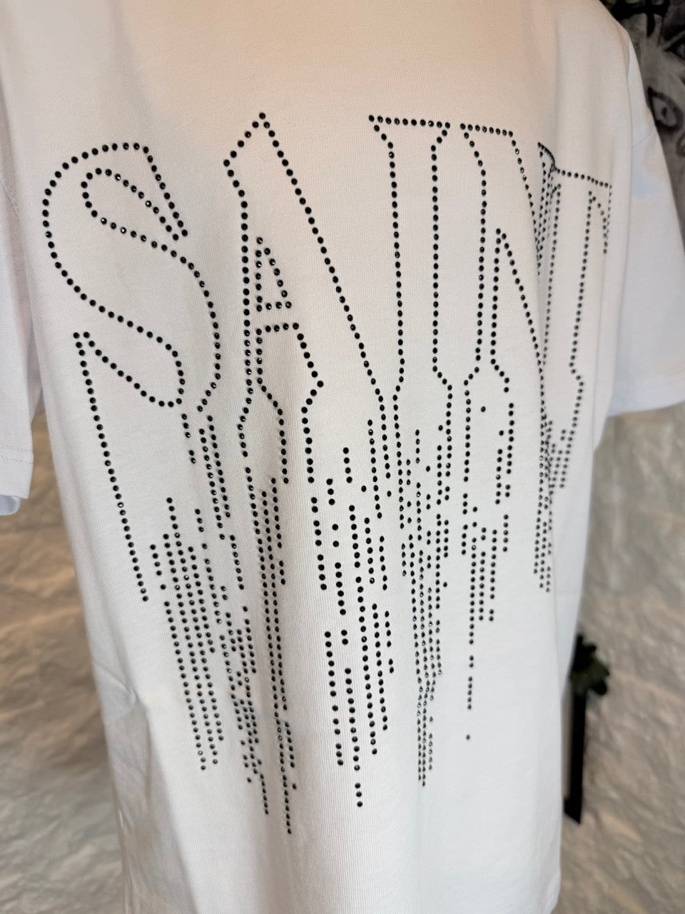 T-shirt bianca con stampa "SAINT" in strass - OVERSIZE 10-16 anni