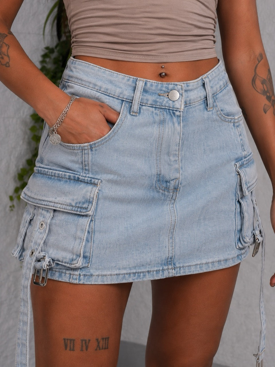Gonna cargo in denim chiaro slavato con culotte integrate