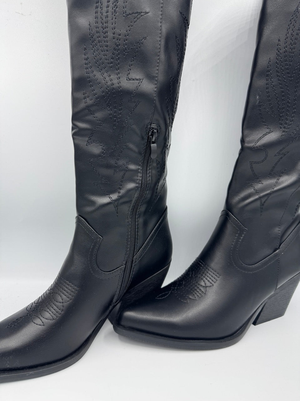 Stivale texano nero in ecopelle con cuciture decorative