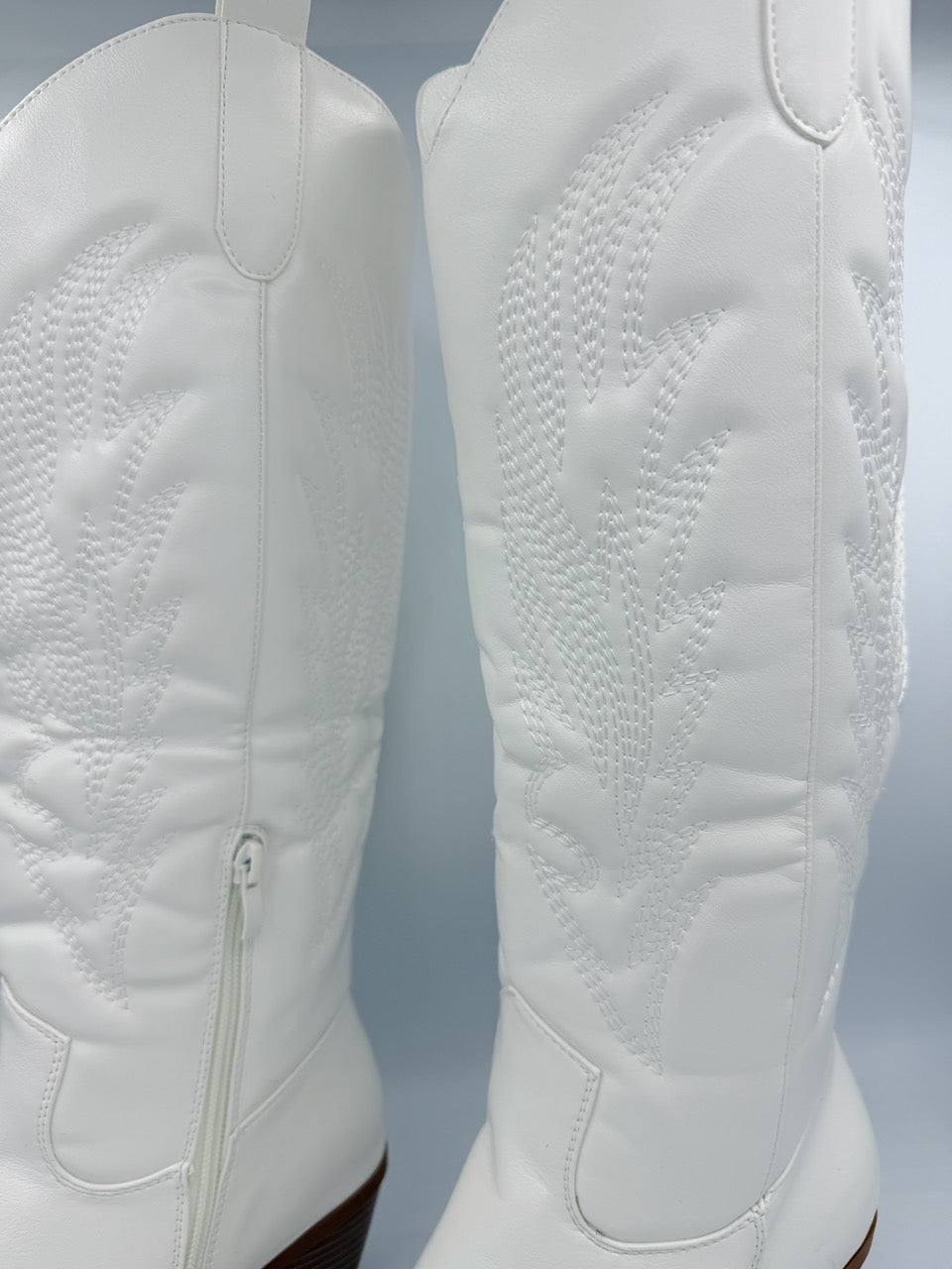 Stivale texano bianco in ecopelle con cuciture decorative