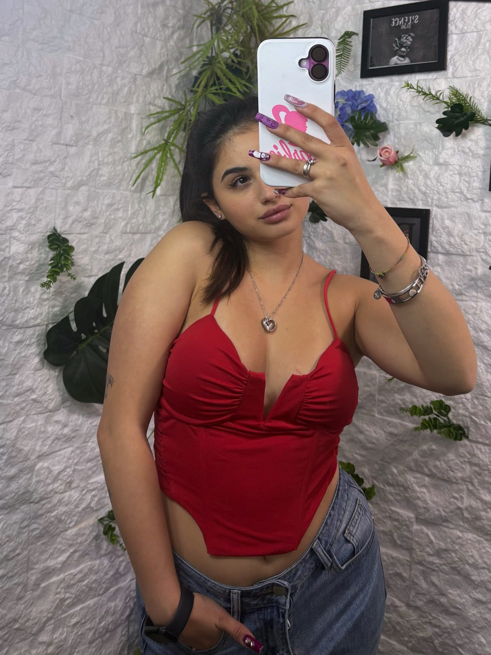 Corsetto rosso con scollo a V e spalline sottili