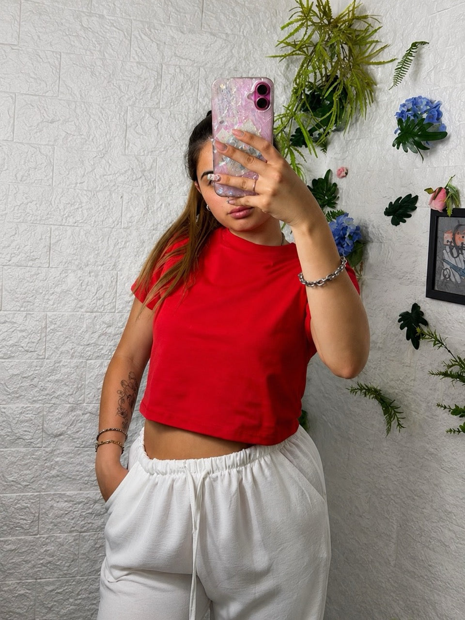 T-shirt crop-top a tinta unita con manica corta