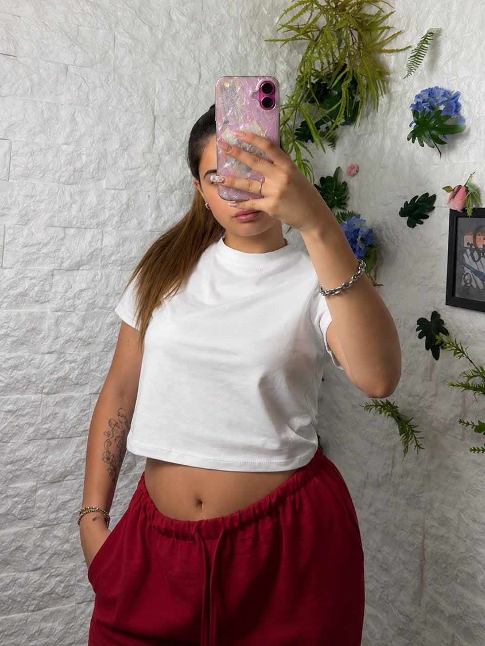 T-shirt crop-top a tinta unita con manica corta