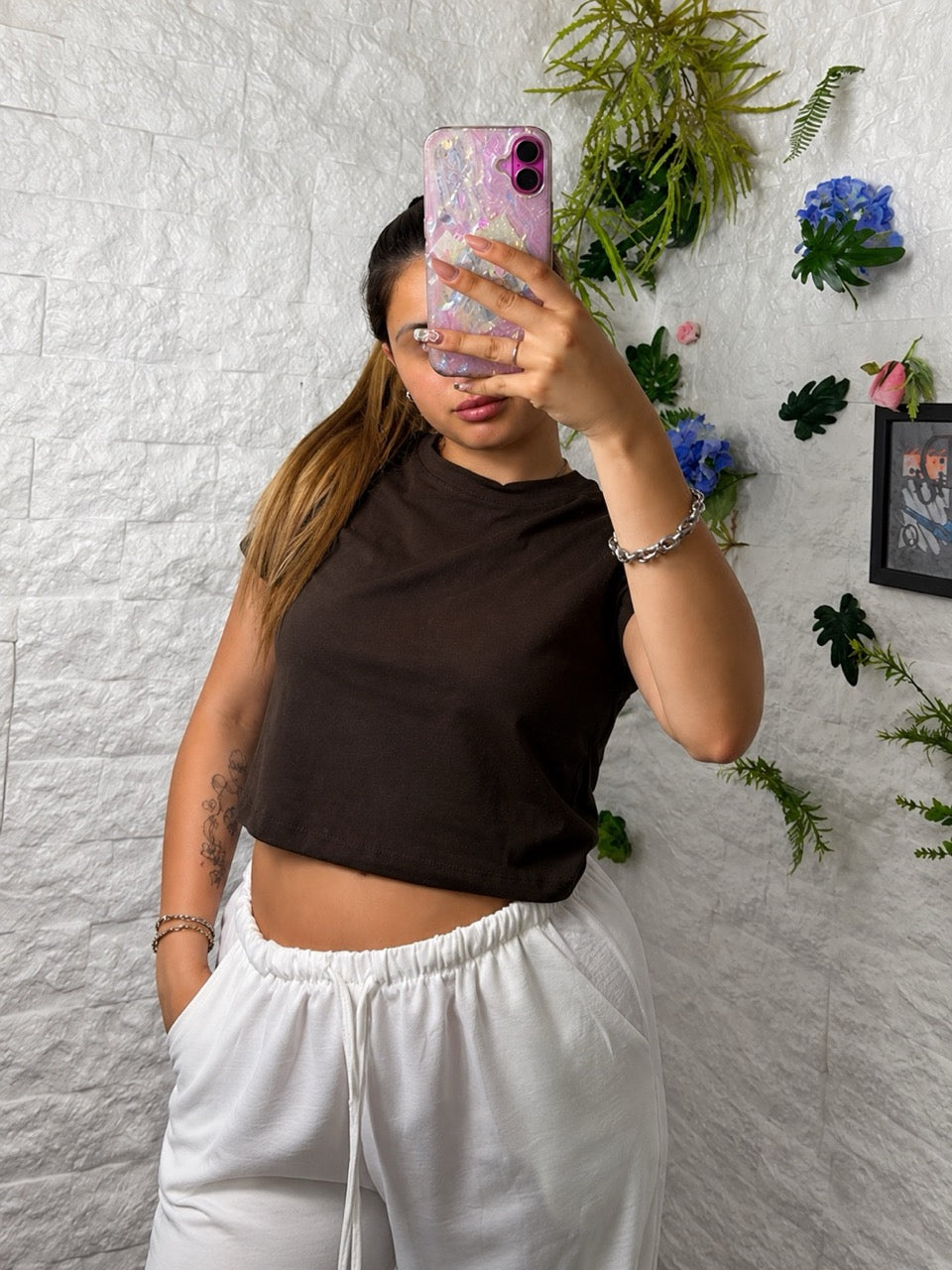 T-shirt crop-top a tinta unita con manica corta