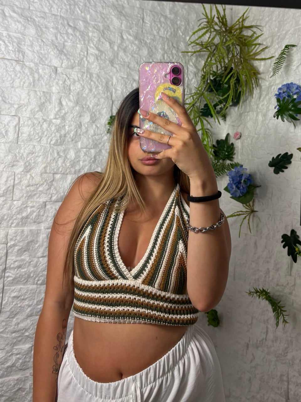 Top multicolor in maglia effetto uncinetto con scollo all’americana