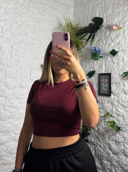 T-shirt crop-top a costine in tinta unita