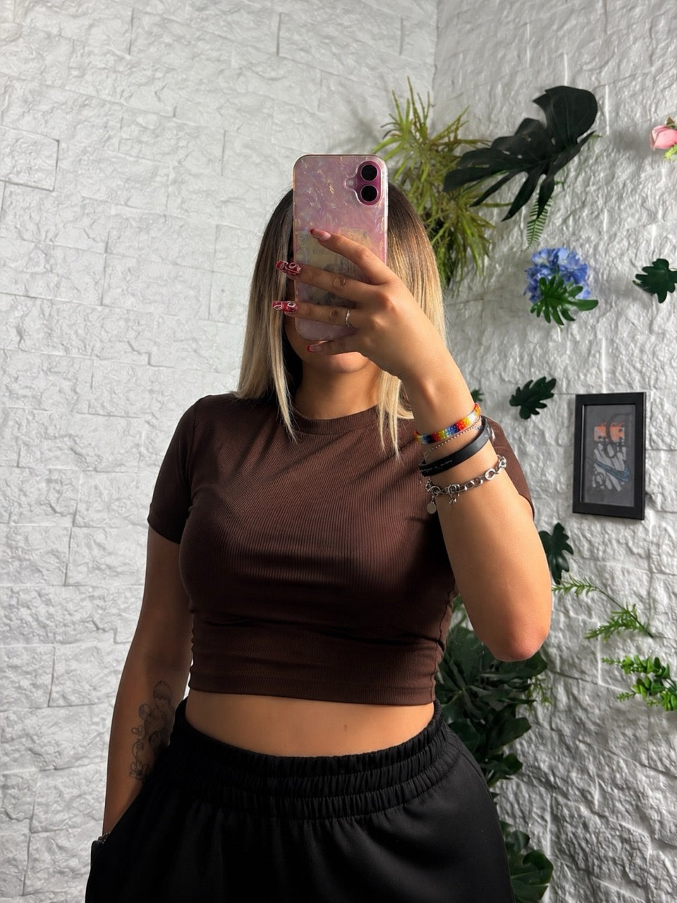 T-shirt crop-top a costine in tinta unita