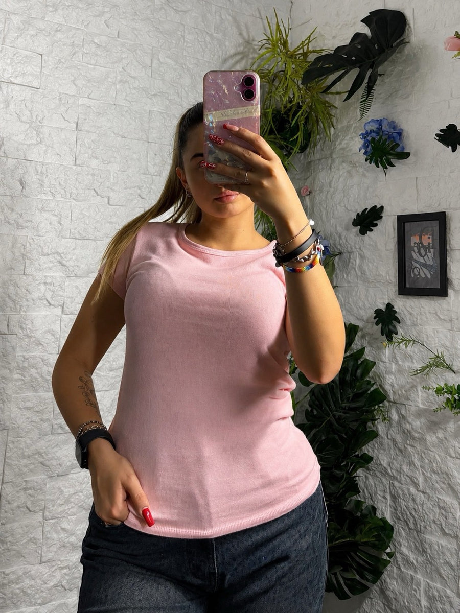 T-shirt aderente in tinta unita con manica corta