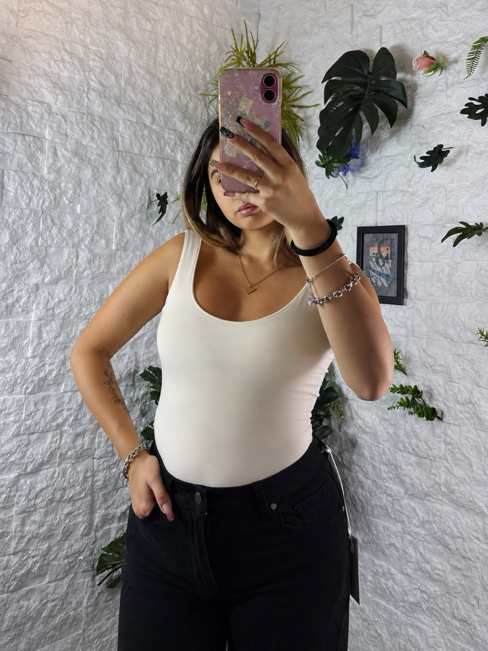 Body in lycra smanicato in tinta unita con scollo a U