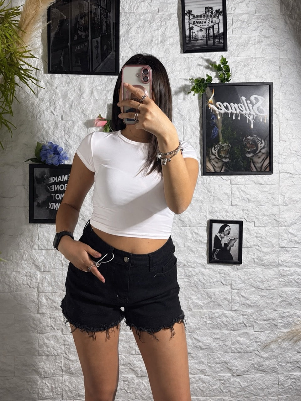 T-shirt crop aderente in tinta unita a manica corta
