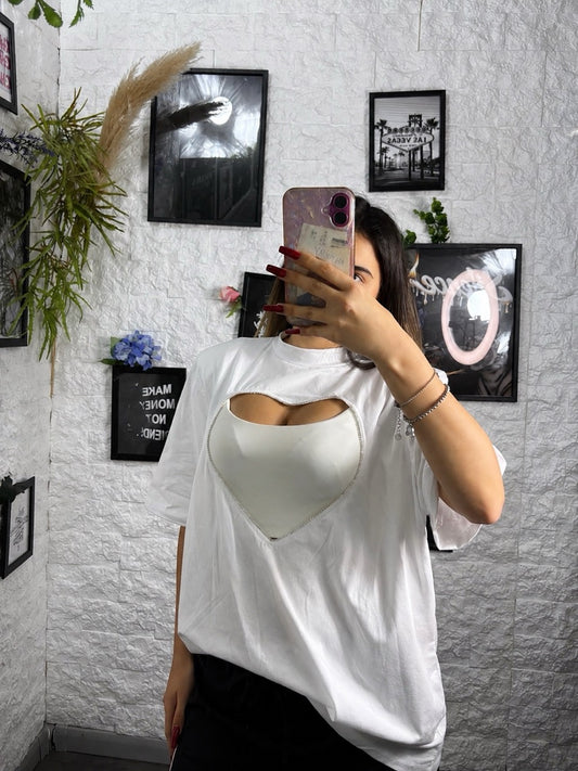 T-shirt in tinta unita con cuore cut-out e strass - OVERSIZE