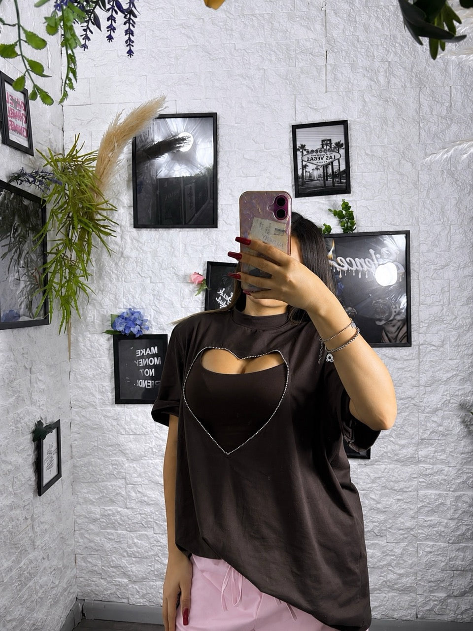 T-shirt in tinta unita con cuore cut-out e strass - OVERSIZE