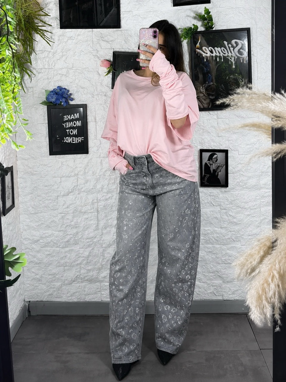 Jeans grigio in denim balloon con stampa maculata brillantinata